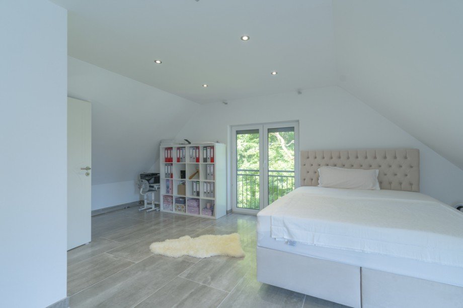 Zimmer im DG Einfamilienhaus Germering / Unterpfaffenhofen