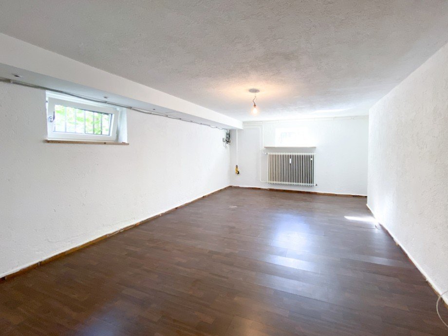 Gro�er Kellerraum Etagenwohnung Germering