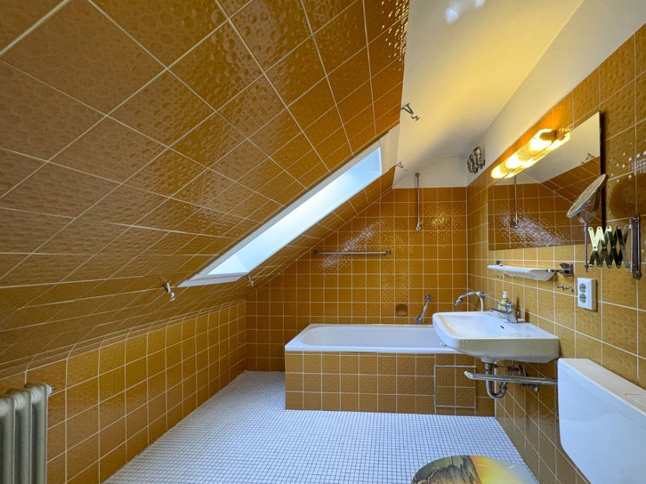 Bad im Dachgeschoss Reihenmittelhaus Germering / Unterpfaffenhofen