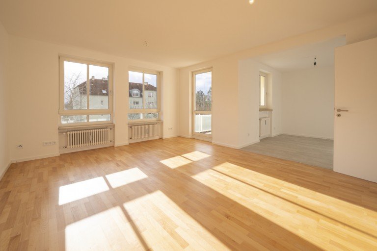 Wohnzimmer Germering Etagenwohnung Sopart Immobilien - komplett modernisierte, helle & ruhige 2-Zimmerwohnung im Zentrum von Germering