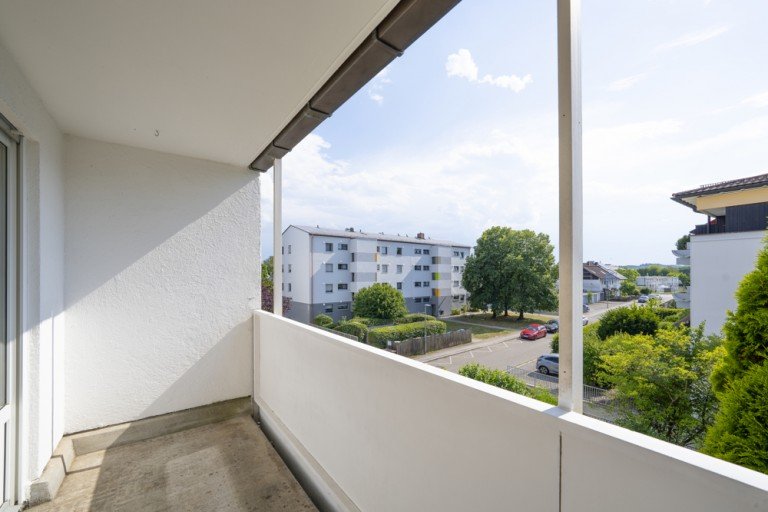 Balkon Germering Etagenwohnung SOPART IMMOBILIEN - Bezugsfreie 2-Zimmer-Wohnung mit Loggia, Einbauk�che & Tiefgaragenstellplatz