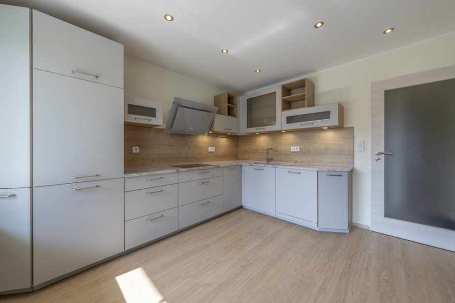 Moderne Einbauk�che Etagenwohnung Puchheim / Puchheim-Bahnhof