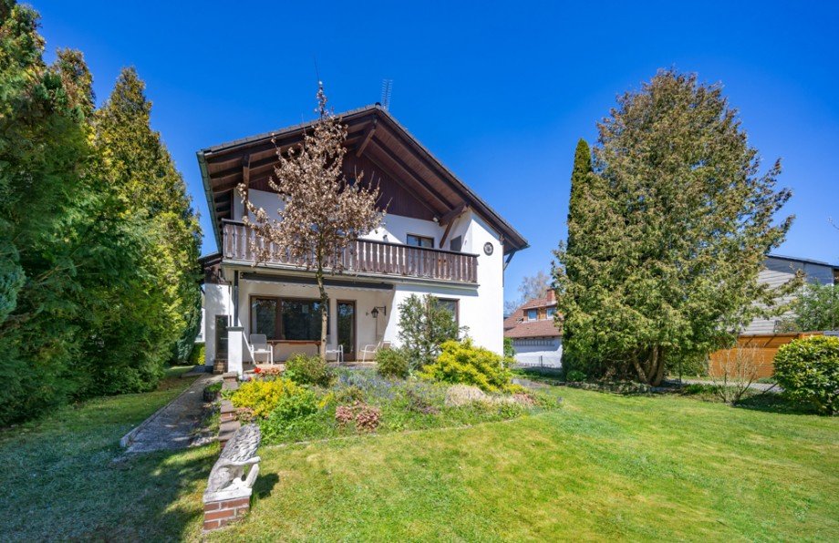 Hausr�ckseite Einfamilienhaus Puchheim / Puchheim-Bahnhof