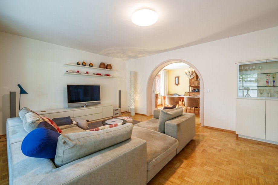 Wohnzimmer im EG Zweifamilienhaus Germering
