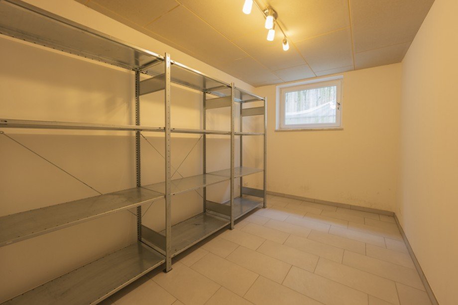 Kleiner Hobbykeller Etagenwohnung M�nchen / Obermenzing