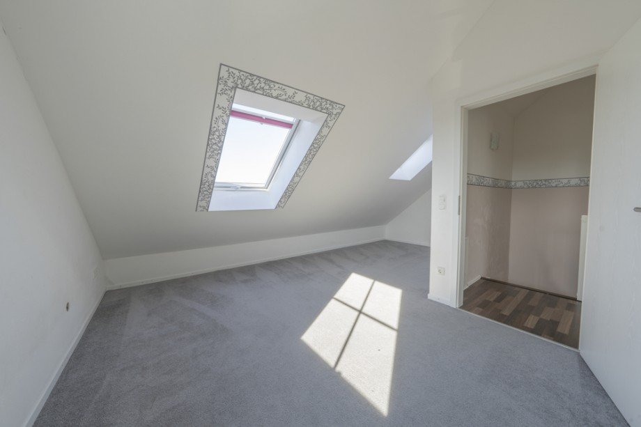 Zimmer Dachgeschoss Doppelhaush�lfte Germering