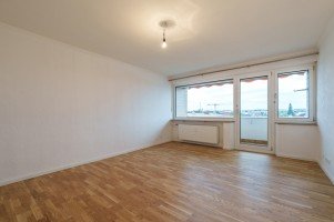 Hauptbild Moderne Wohnung mit 4 Zimmern mit Alpenblick - zentrale Lage in Germering - sehr gute �PNV-Anbindung