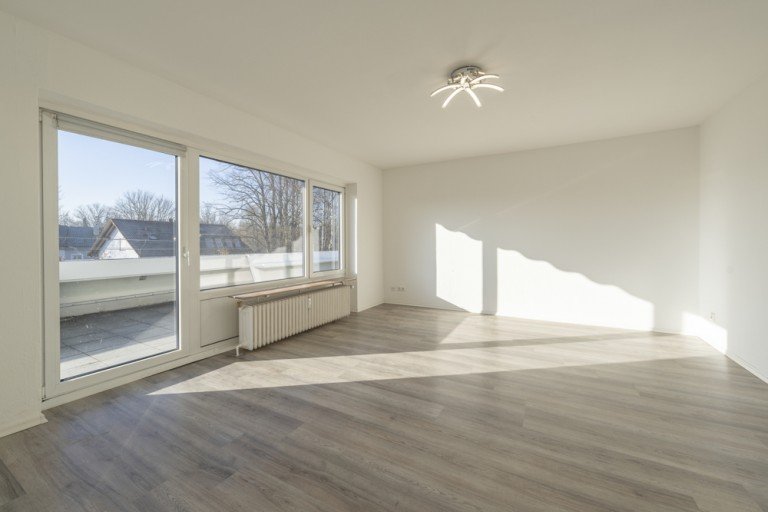 Wohnzimmer Gr�benzell Dachgeschosswohnung SOPART IMMOBILIEN - Helle 1-Zimmer-Wohnung mit gro�er Dachterrasse - renoviert und bezugsfertig