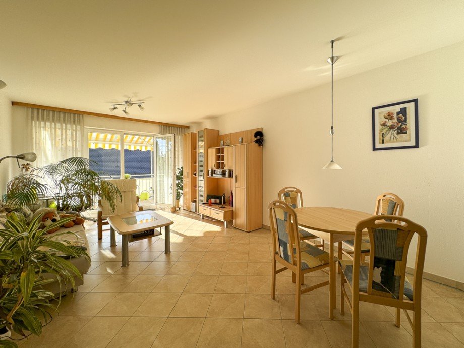 Helles Wohnzimmer Etagenwohnung Germering / Harthaus