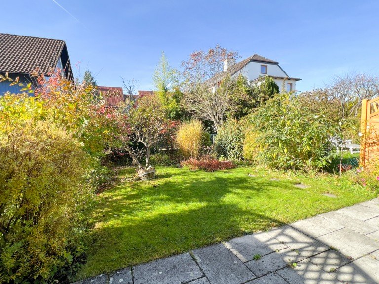 Titelbild Germering / Harthaus Reihenmittelhaus Sopart Immobilien - Ger�umiges Reihenmittelhaus in Germering-Harthaus - ideale Lage f�r Familien