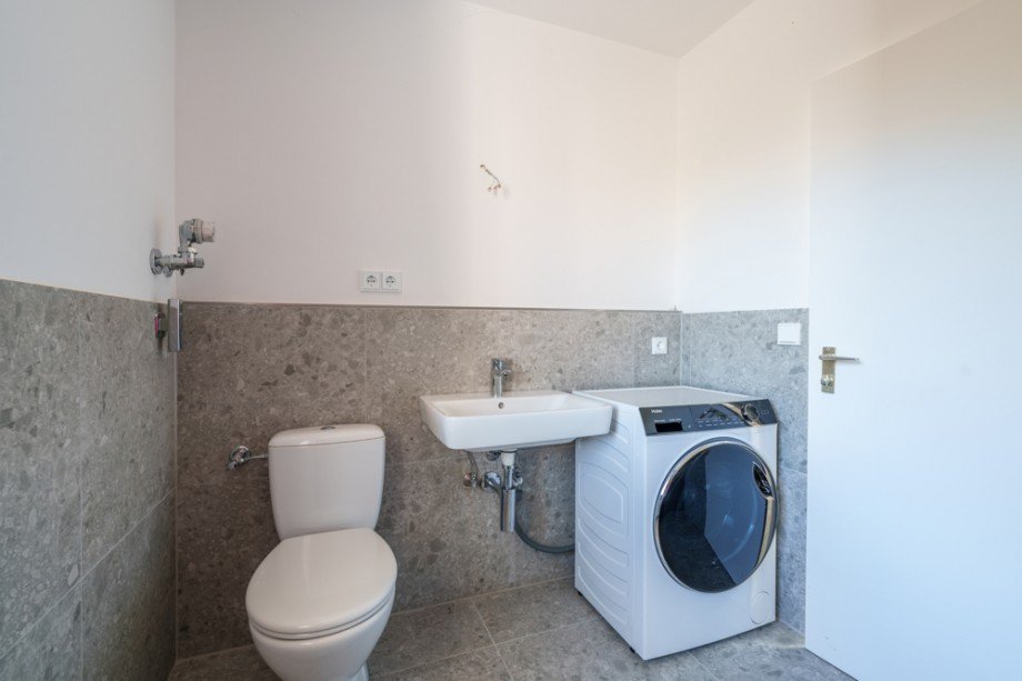 Bad Dachgeschosswohnung Gr�benzell