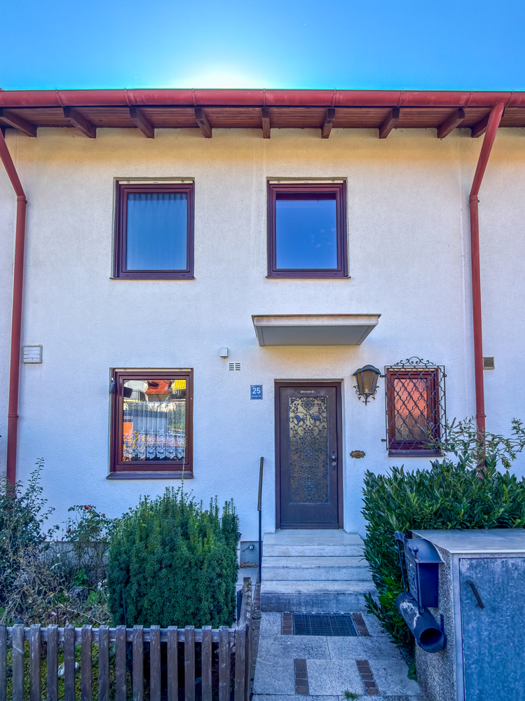 Front Reihenmittelhaus Germering
