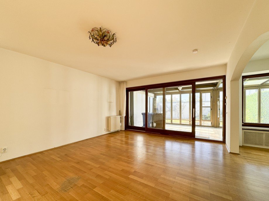 Helles Wohnzimmer Reihenendhaus Gr�felfing