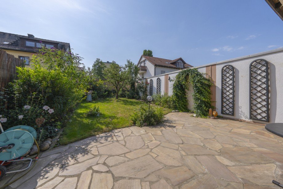 Sch�ner West-Garten Reiheneckhaus Germering