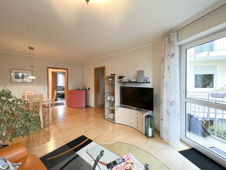 Wohnzimmer Germering / Unterpfaffenhofen Etagenwohnung Sopart Immobilien - Hell und sehr gepflegt - gut vermietete 2-Zimmer-Wohnung zur Kapitalanlage