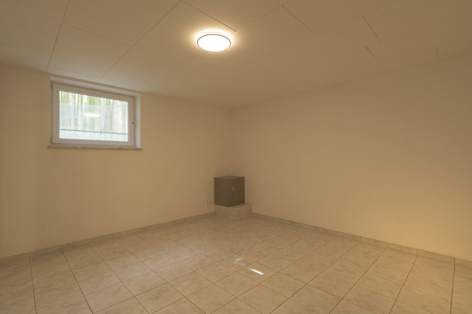 Gro�er Hobbykeller Etagenwohnung M�nchen / Obermenzing