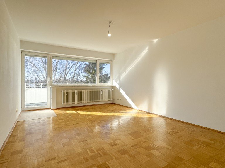 Wohnzimmer Germering Etagenwohnung Sopart Immobilien - Modernisierte 2,5-Zimmer-Wohnung - sehr gute Lage in Germering-Unterpfaffenhofen