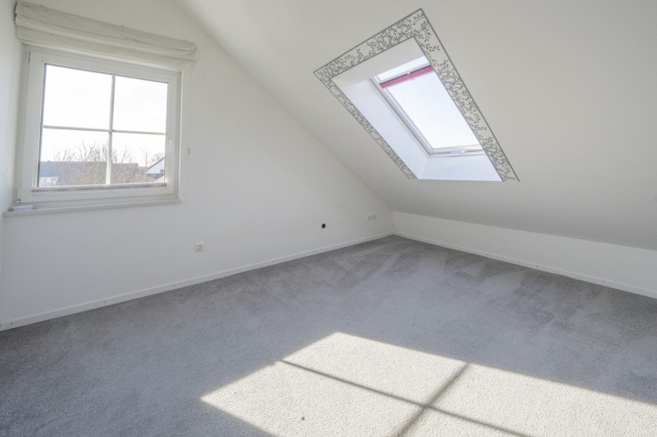 Zimmer Dachgeschoss Doppelhaush�lfte Germering