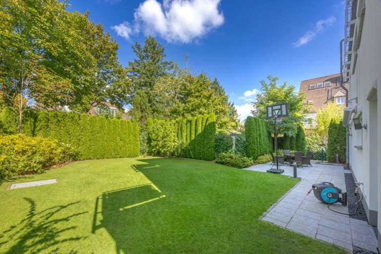 Traumhafter, gepflegter Garten M�nchen / Pasing-Obermenzing Erdgeschosswohnung SOPART IMMOBILIEN - Exklusive Gartenwohnung in Pasing-Obermenzing - Luxus, Ruhe und Privatsph�re