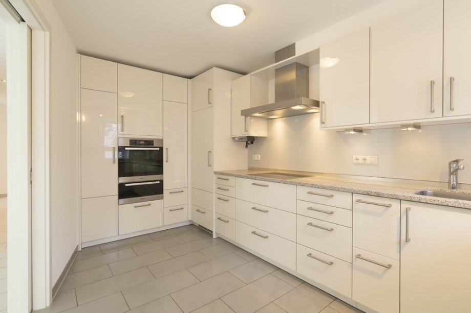 Elegante Einbauk�che Etagenwohnung M�nchen / Obermenzing