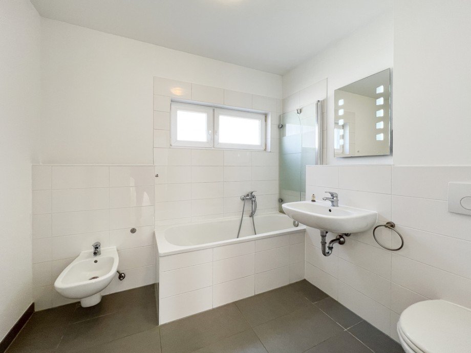Badezimmer OG Reihenmittelhaus Germering