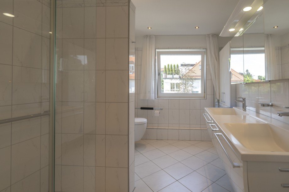 Modernes Bad Etagenwohnung M�nchen / Obermenzing