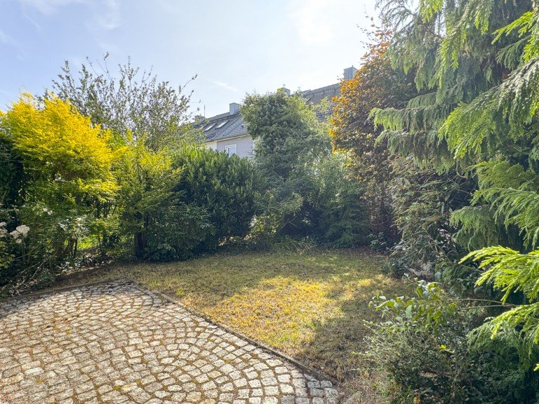 Terrasse und Garten Puchheim / Puchheim-Bahnhof Reiheneckhaus Sopart Immobilien - Sch�nes Reiheneckhaus mit gro�z�gigem Garten und viel Wohnfl�che - zentrale Lage