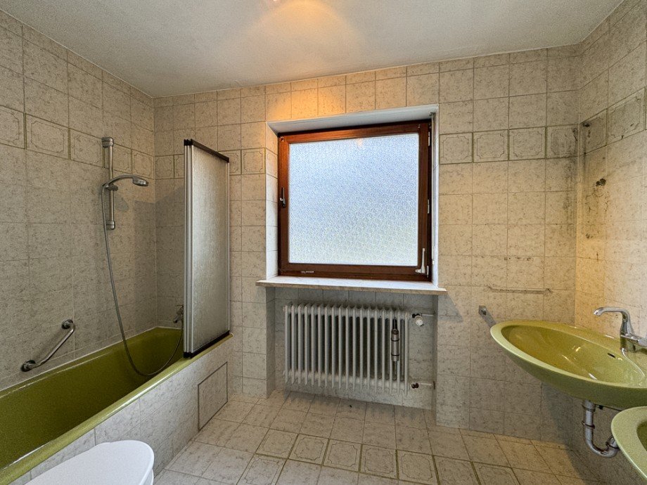 Badezimmer im OG Reihenendhaus Gr�felfing