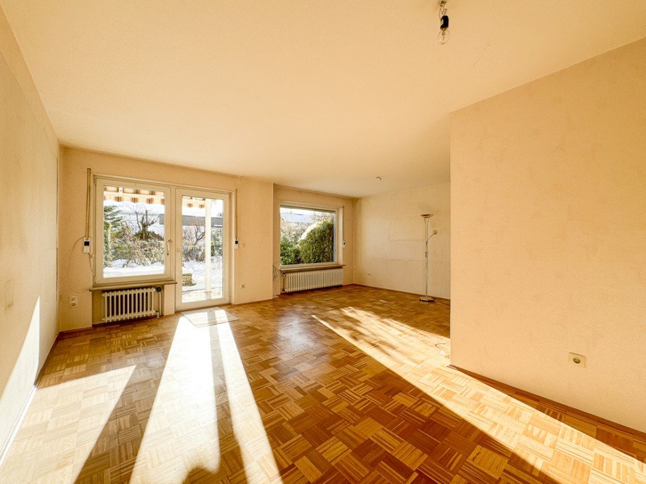 Gro�z�giges Wohnzimmer Reihenmittelhaus Germering / Unterpfaffenhofen