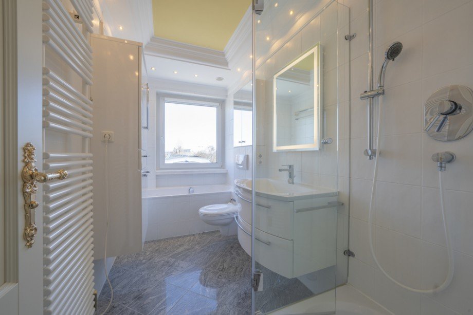 Modernes Badezimmer Etagenwohnung Germering
