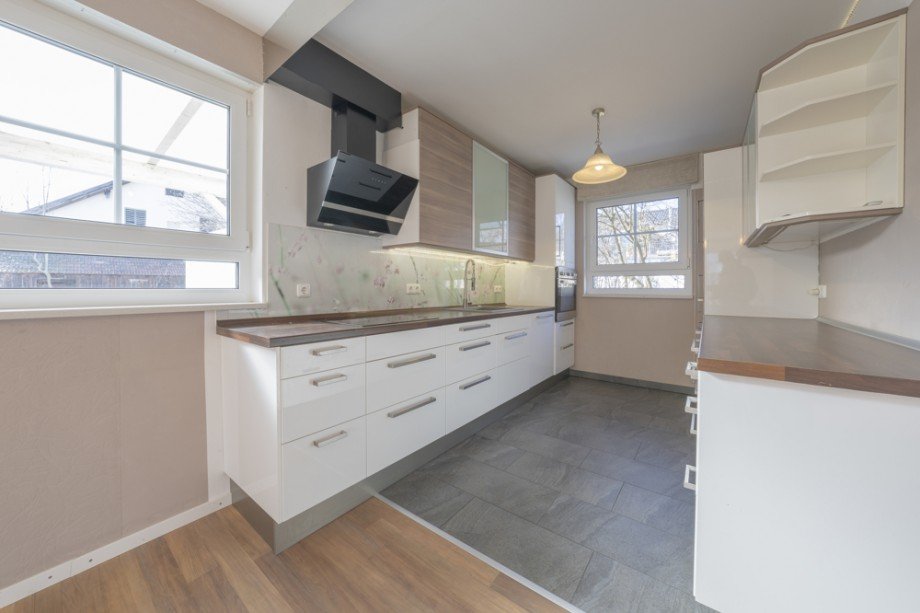 Moderne Einbauk�che Doppelhaush�lfte Germering