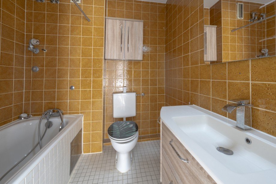 Bad Dachgeschosswohnung Gr�benzell
