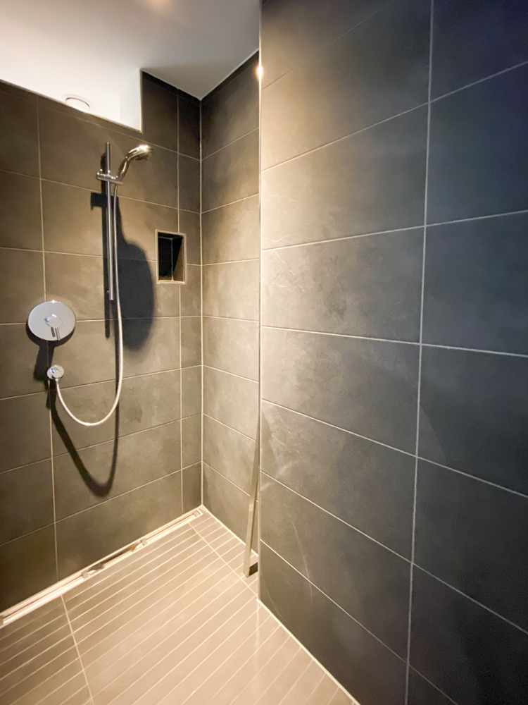Bodentiefe Dusche Doppelhaush�lfte Germering / Unterpfaffenhofen