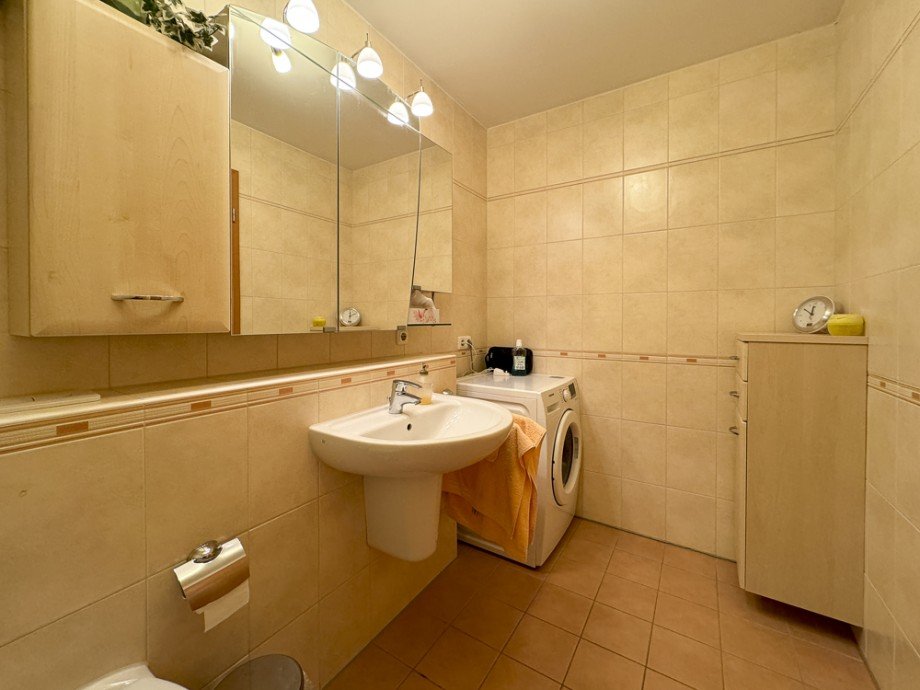 Gro�es Bad mit Wanne Etagenwohnung Germering / Harthaus