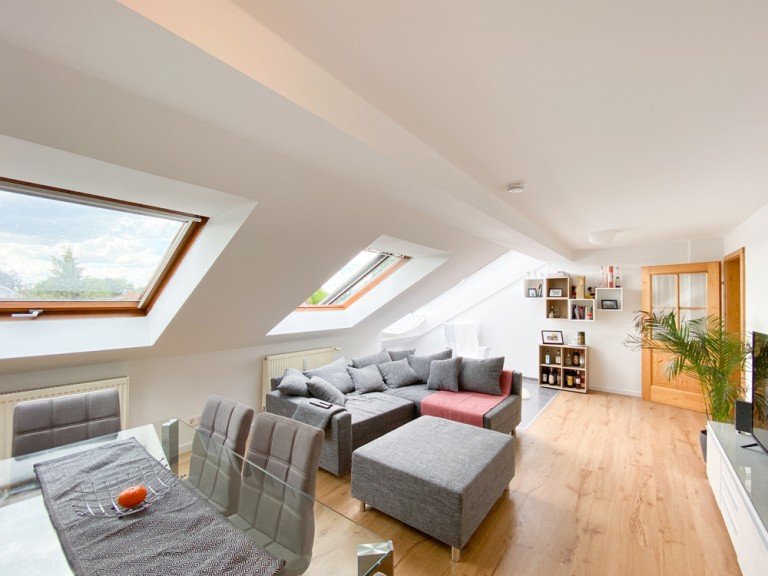 Titelbild Germering / Unterpfaffenhofen Dachgeschosswohnung Sopart Immobilien - Helle & ger�umige 2,5-Zimmer-Dachgeschosswohnung in zentraler Lage in Germering