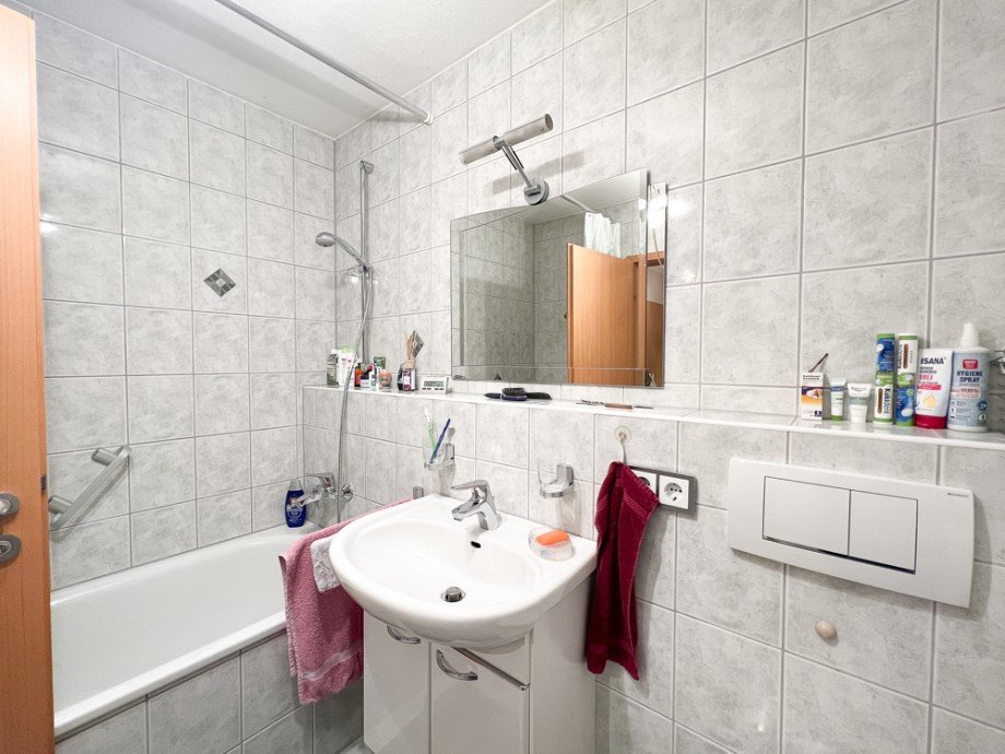 Bad Etagenwohnung Germering / Unterpfaffenhofen