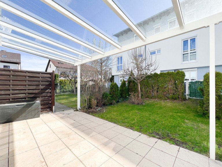 Titelbild Germering Reihenmittelhaus Sopart Immobilien - Modernes Reihenhaus mit Energieeffizienz A+ - Ideale, zentrale Lage f�r Familien