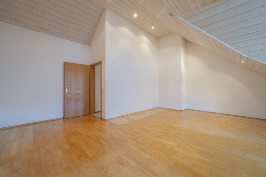 Dachstudio/Schlafzimmer Reihenmittelhaus Germering
