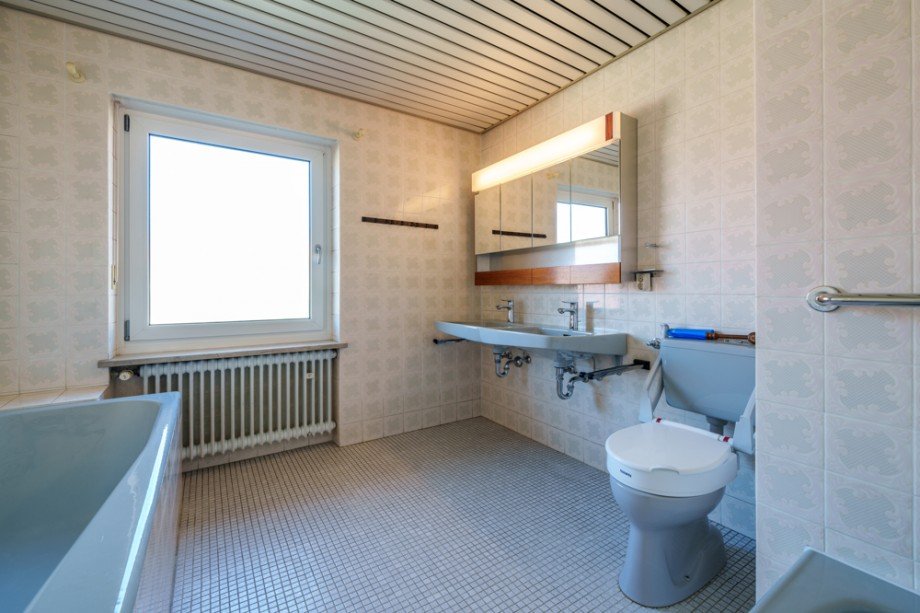 Bad im OG Reihenmittelhaus Germering