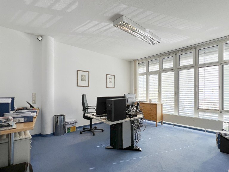 B�roraum Germering Etagenwohnung Sopart Immobilien - gro�e und helle 4,5 Zimmer-Wohnung - Erbpacht mit 46 Jahren Restlaufzeit