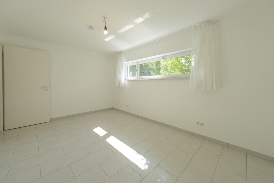 Ger�umiges Schlafzimmer Etagenwohnung M�nchen / Obermenzing