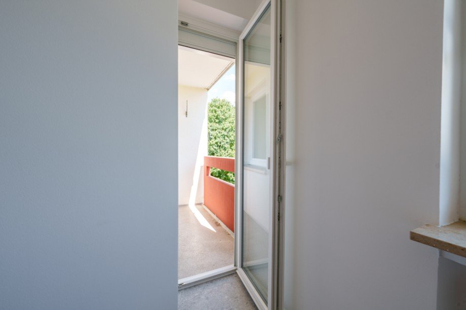 Zugang von K�che zum Balkon Dachgeschosswohnung Gr�benzell