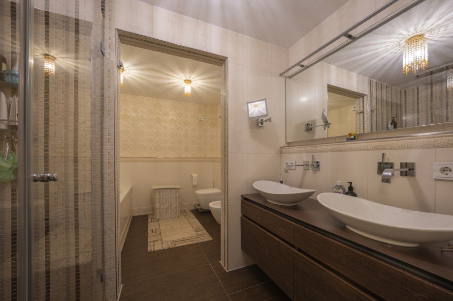 Bad im Souterrain Erdgeschosswohnung M�nchen / Pasing-Obermenzing