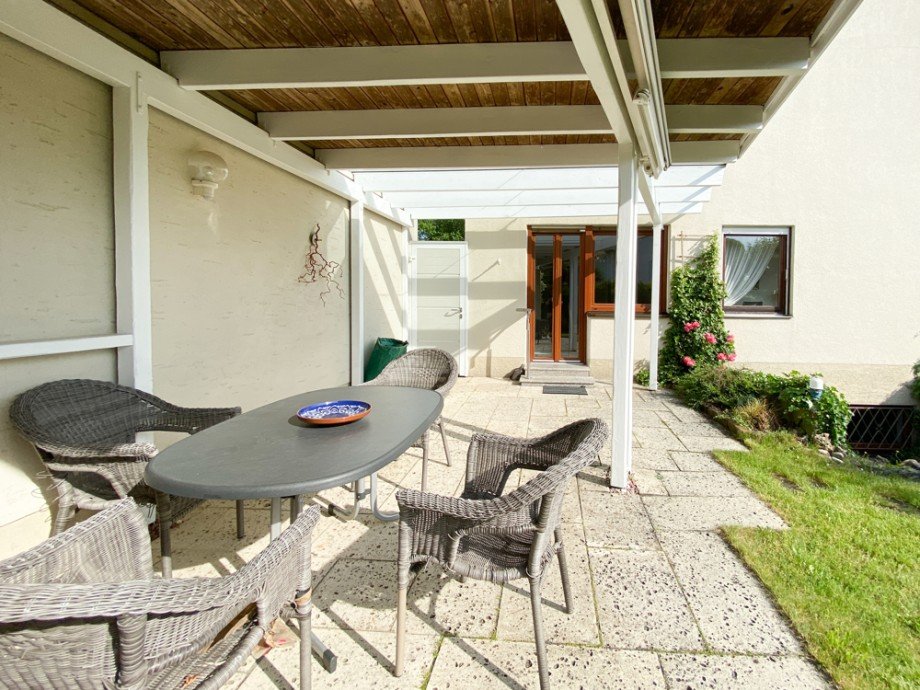 Viel Platz f�r Grillabende Reiheneckhaus Germering