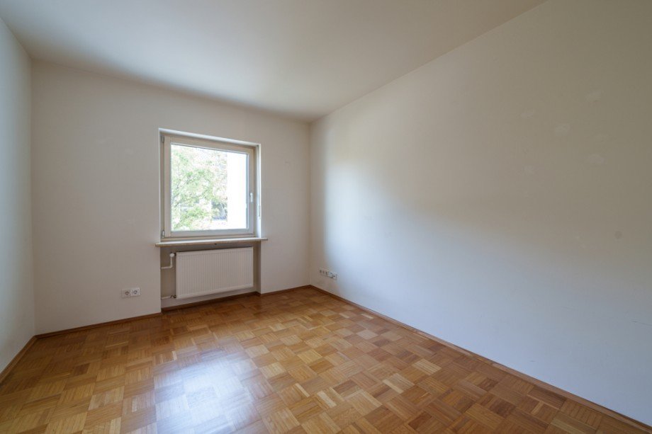 Kinderzimmer 1 im OG (Durchgangszimmer) Zweifamilienhaus Germering