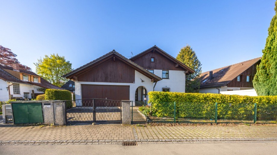 Ansicht von der Stra�e Einfamilienhaus Puchheim / Puchheim-Bahnhof