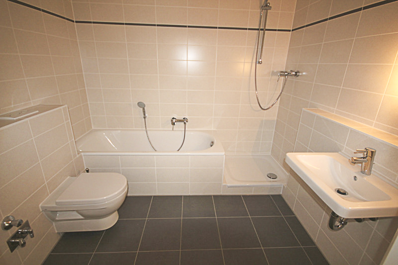 Modernes Bad Etagenwohnung M�nchen / Pasing
