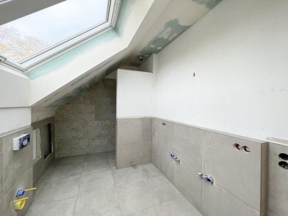 Bad DG Doppelhaush�lfte Gilching / Geisenbrunn