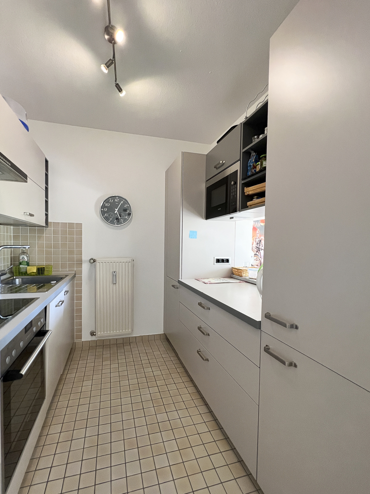 K�che mit hochwertigen Ger�ten Etagenwohnung Germering