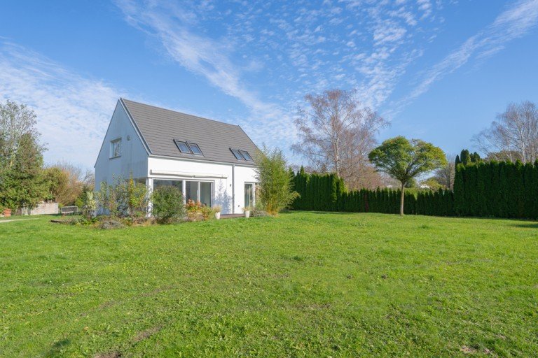 Titelbild M�nchen Einfamilienhaus Sopart Immobilien - Freistehendes Einfamilienhaus mit riesigem Garten - energieeffizient und modern